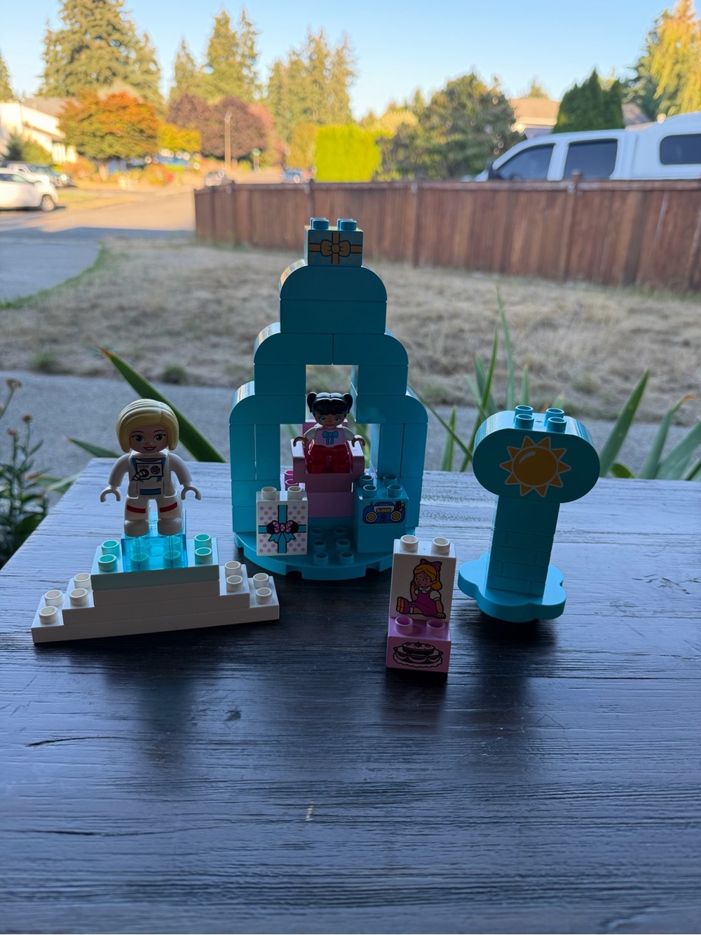 LEGO DUPLO Aqua Blue Mini Playset with Two Mini-Dolls